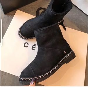 Black ugg like  c chain boots